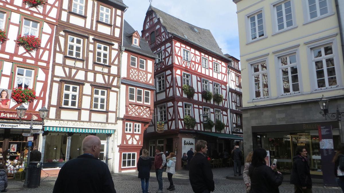 Trier- (102)