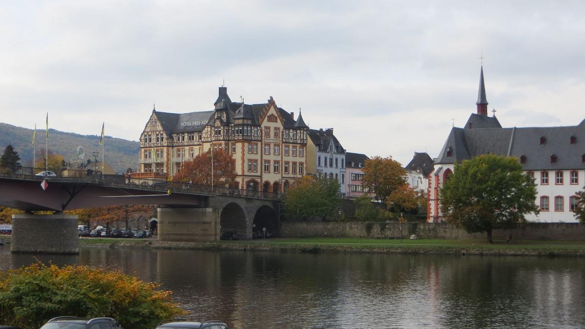 Trier- (46)