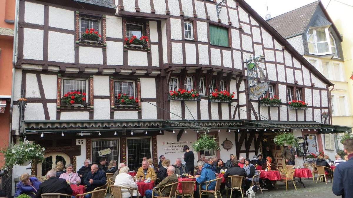 Trier- (77)