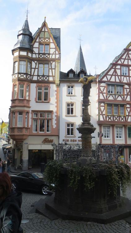 Trier- (98)