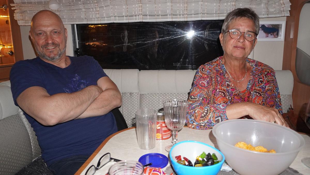 DUS (81)